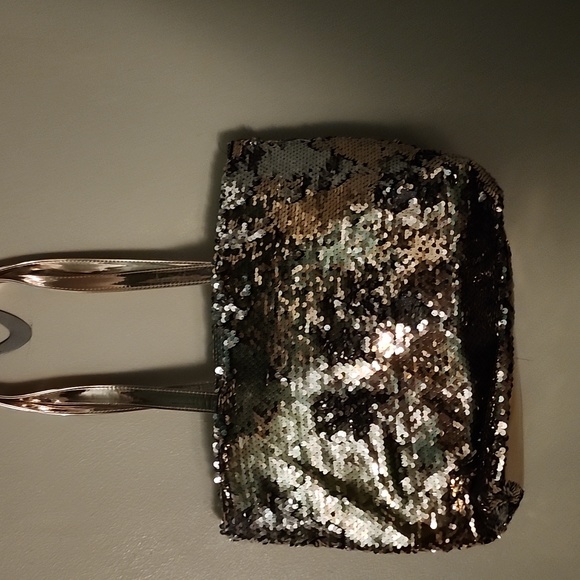 NYC Rose Gold Sequin Purse, Brand New, Never Used - Picture 4 of 5